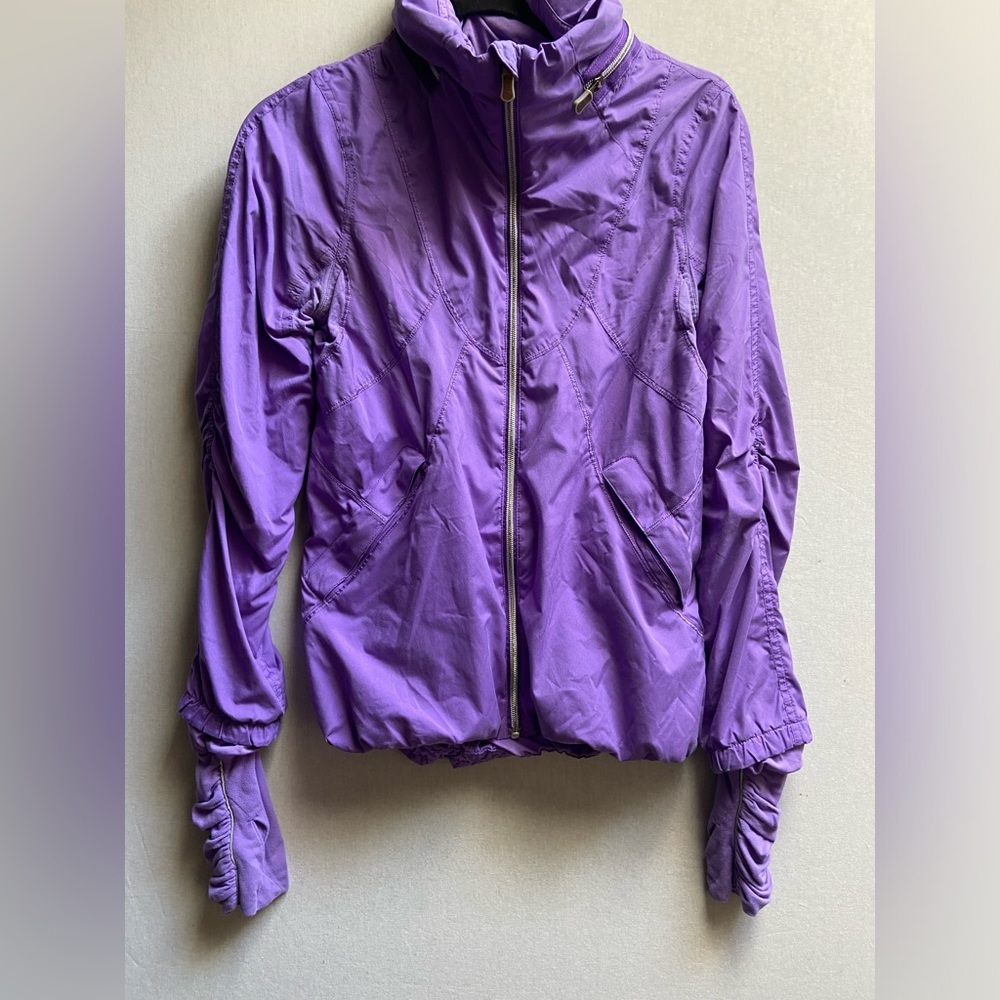 Lululemon Athletica Purple Run Hustle Wind Breaker Rain Hooded Jacket  Size 4
